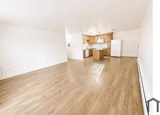 1375 Everett Ct #302 — Photo 3