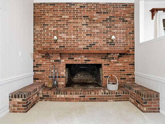 5th image of 3329 Broughton Dr
