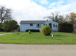 812 Richard Ln, Elk Grove Village, IL 60007