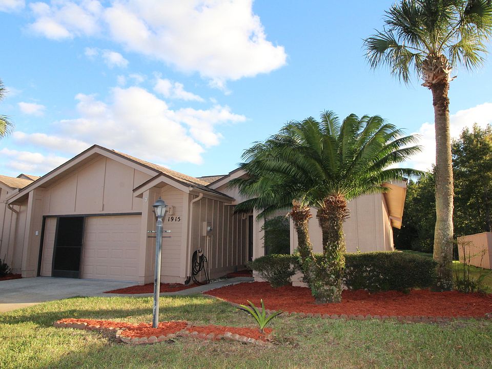 1st image of 1915 Sprucewood Way