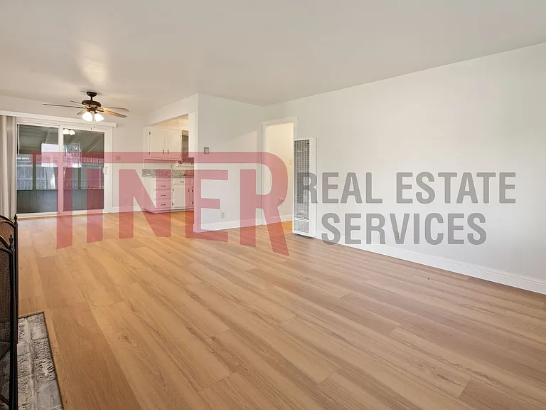 2848 Clover Ln — Photo 2