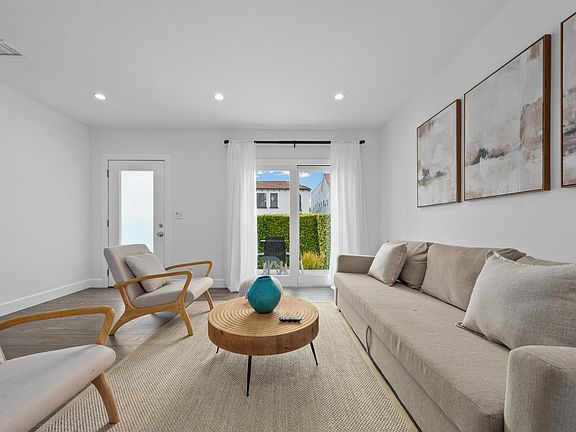 4th image of 642 N Irving Blvd #642