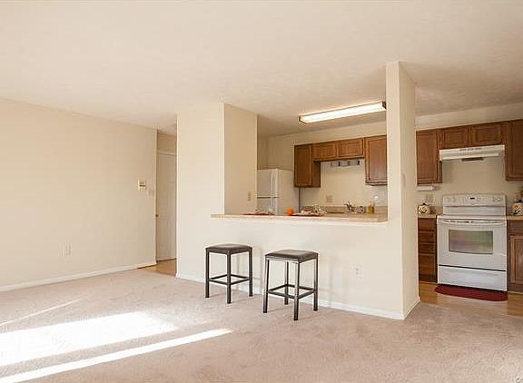 2nd image of 9387 Horse Castle Ct Unit 805
