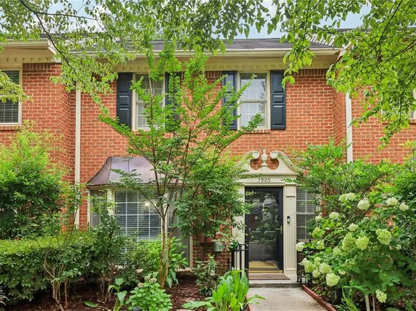 7905 Briar Villa Pl, Sandy Springs, GA 30350