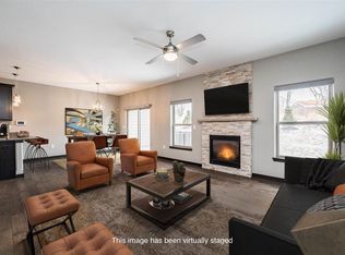 11 Holiday Ridge Ln, Coralville, IA 52241