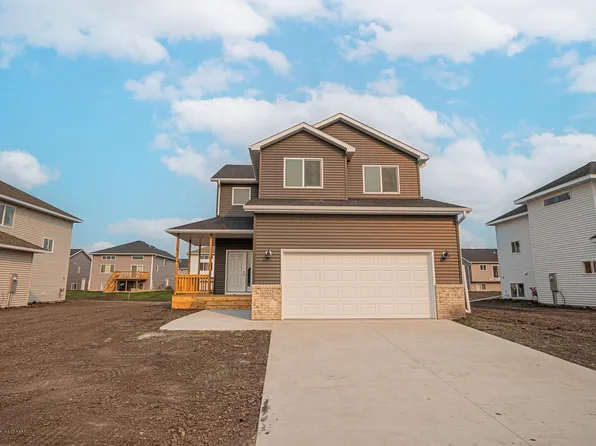 6746 27th St S, Fargo, ND 58104