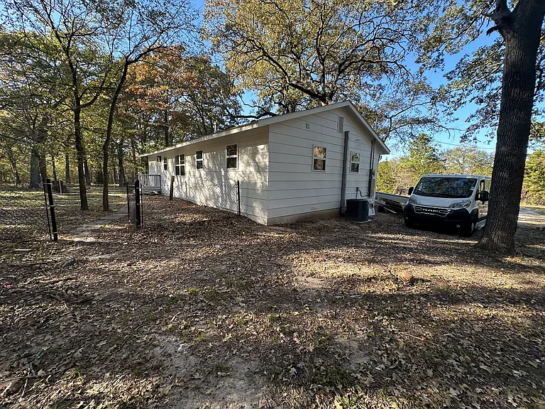 2752 Private Road 2410 — Photo 7
