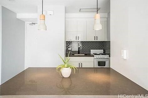 5th image of 445 Kaiolu St APT 812