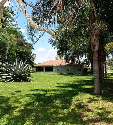 4th image of 305 Water Shore Dr