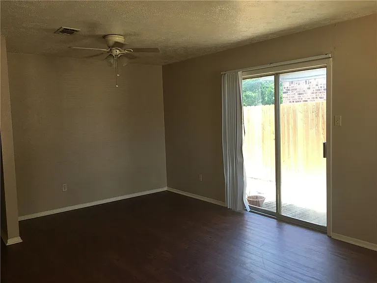 1407 Rescue Ct — Photo 3