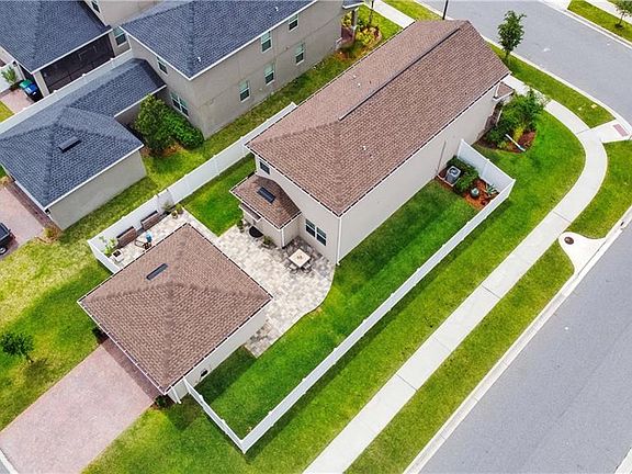 3rd image of 11007 Sycamore Woods Dr