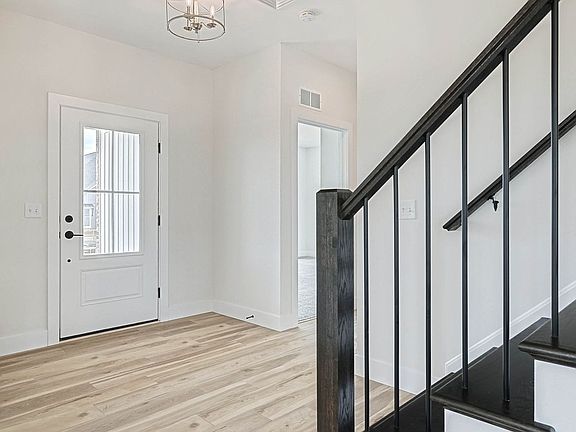 2nd image of 17 Pinnacle Ridge Dr #L-0148