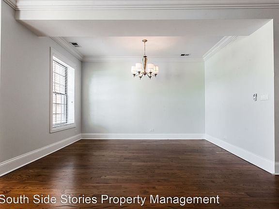 5th image of 4917 S Prairie Ave #8665310