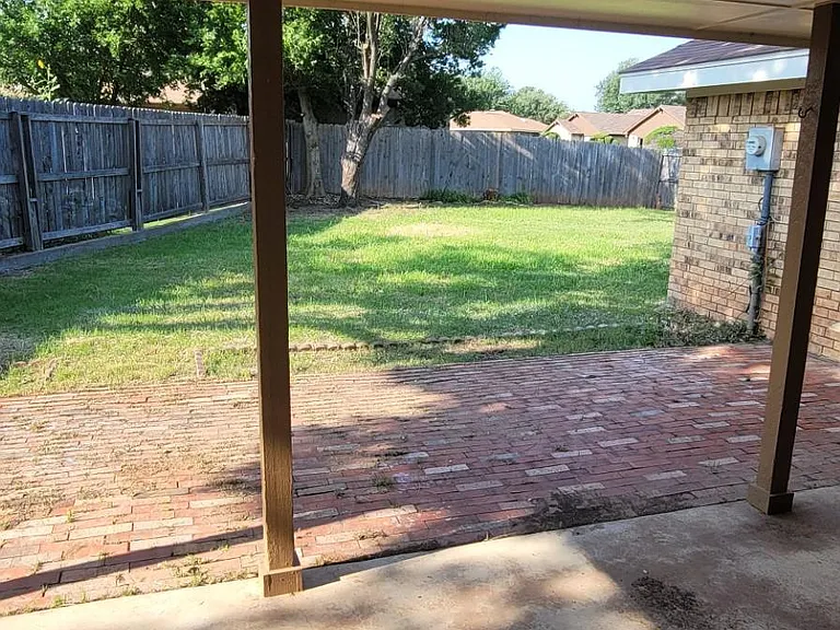 1729 Meadowcliff Dr — Photo 9