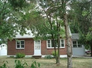 2920 N Charlotte St, Gilbertsville, PA 19525