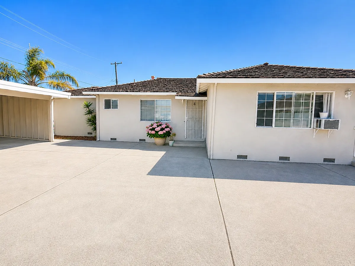Building Photo - 2387 Karen Dr #4