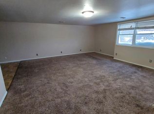 275 W 3rd St APT 2, Kankakee, IL 60901