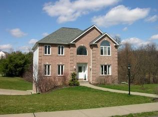 201 Thornberry Ct, Mars, PA 16046