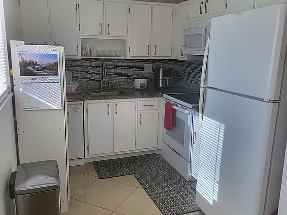 3rd image of 9920 NW 68th Place #205