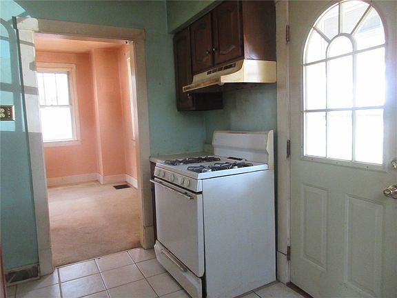 5th image of 3032 Churchview Ave