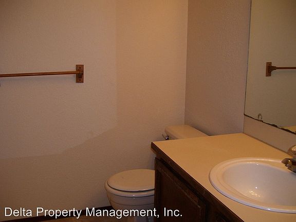5th image of 5812 90th St NE