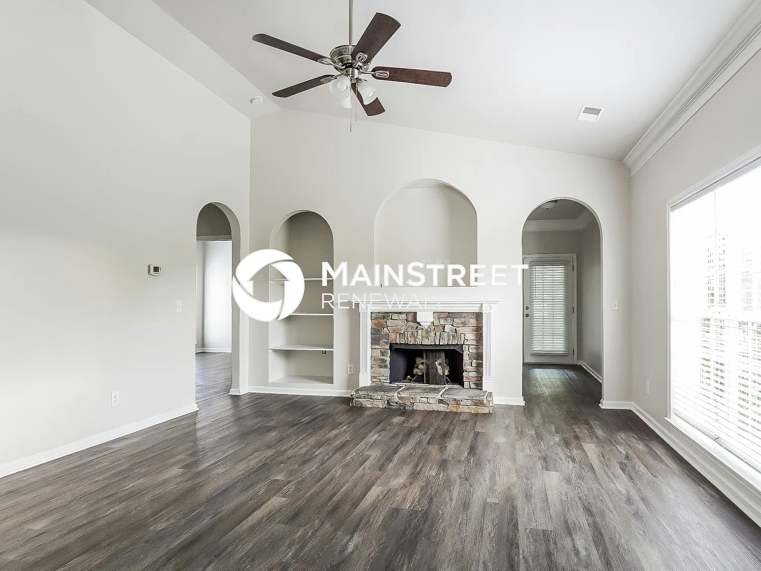 4742 Longmeadow Dr — Photo 4