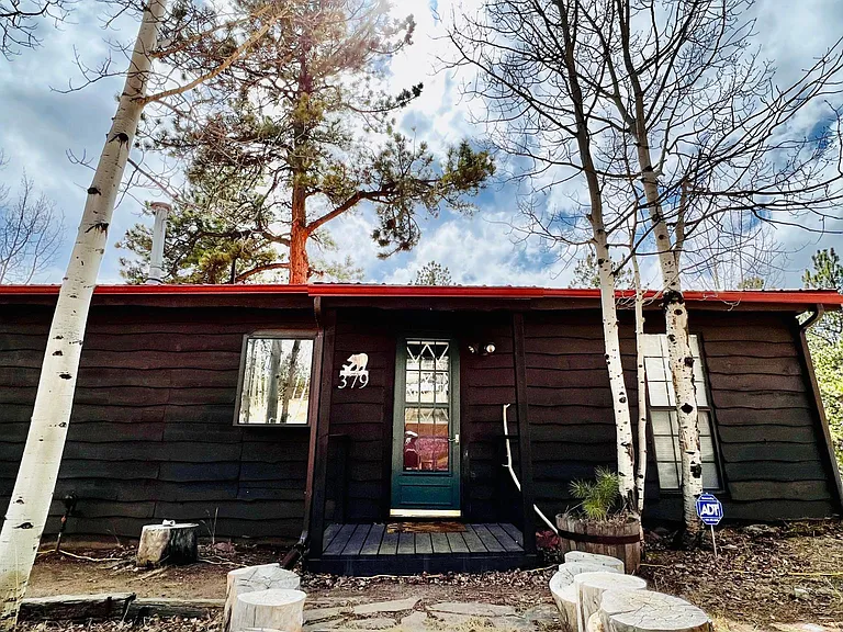 379 Houston St — Photo 1