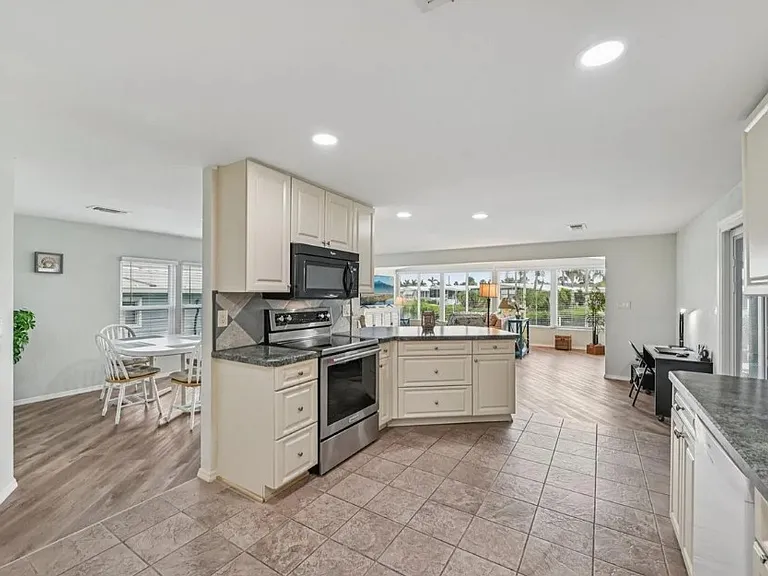 106 Lazy River Rd — Photo 5