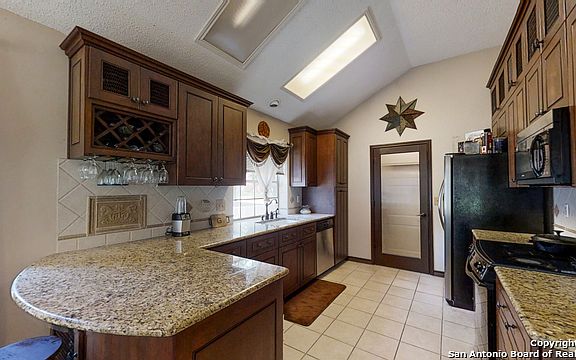3rd image of 9534 Maidenstone Dr