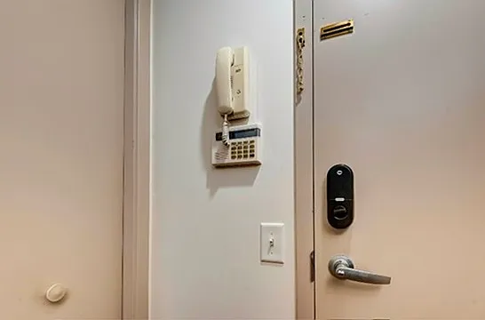1 bed, 1.5 bath, 1100 sqft, $1,300 — Photo 3