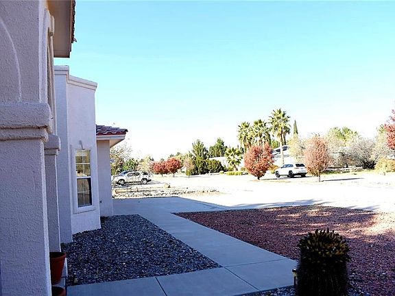 3rd image of 704 Camino Norte Ct