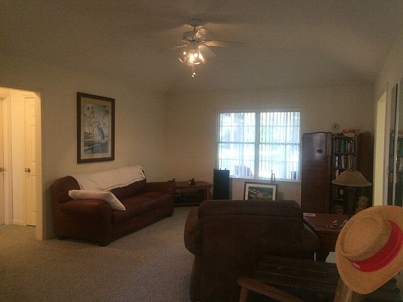 3rd image of 129 Hidden Lakes Dr