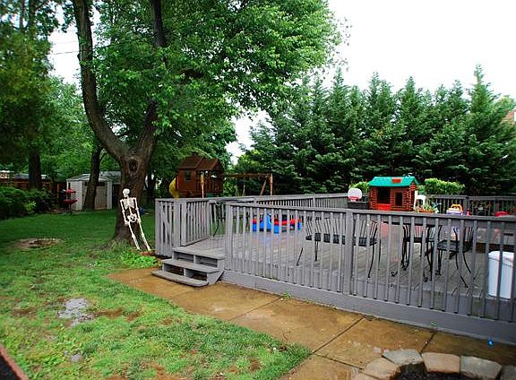 Huge Rear Deck for the Largest Family Gatherings