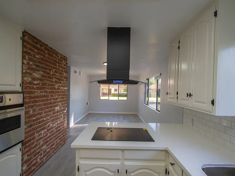 1434 Fordham Ave — Photo 13