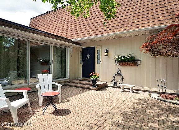 4th image of 2570 Salceda Dr