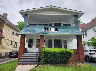 820 Helmsdale Rd #820, Cleveland, OH 44112