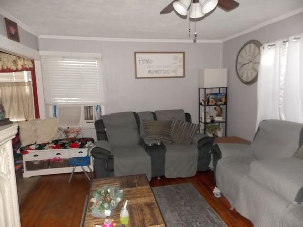 wichita-kansas-443846070 picture