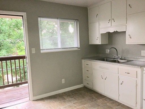 4th image of 1050 Forest Ct APT 8