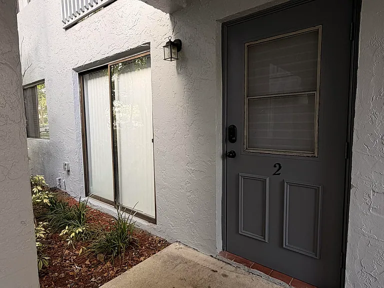 2661 Riverside Dr #2 — Photo 2