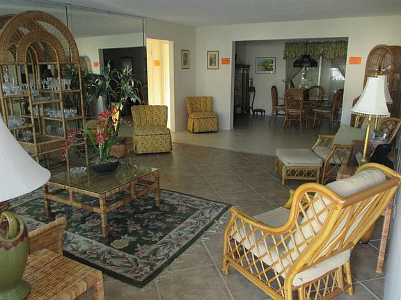 3rd image of 1115 Florentine Way