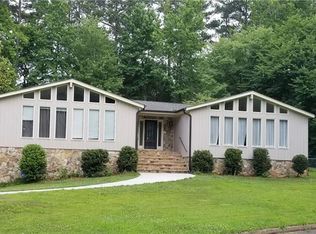 4186 Chestnut Ridge Dr, Dunwoody, GA 30338