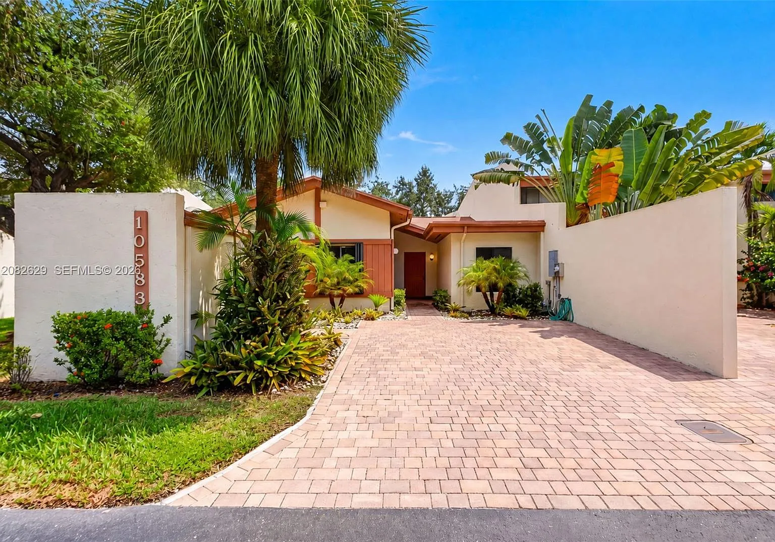 Sunset Kendall Villas Rep — Photo 2
