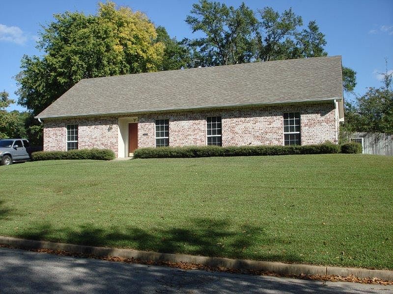 1st image of 1908 Willis Dr