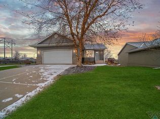 4600 S Galway Ave, Sioux Falls, SD 57106