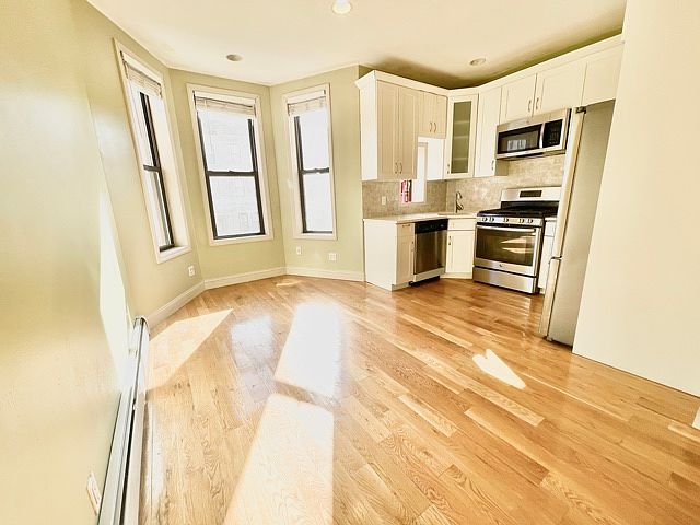 1st image of 555 W 183rd St APT 2