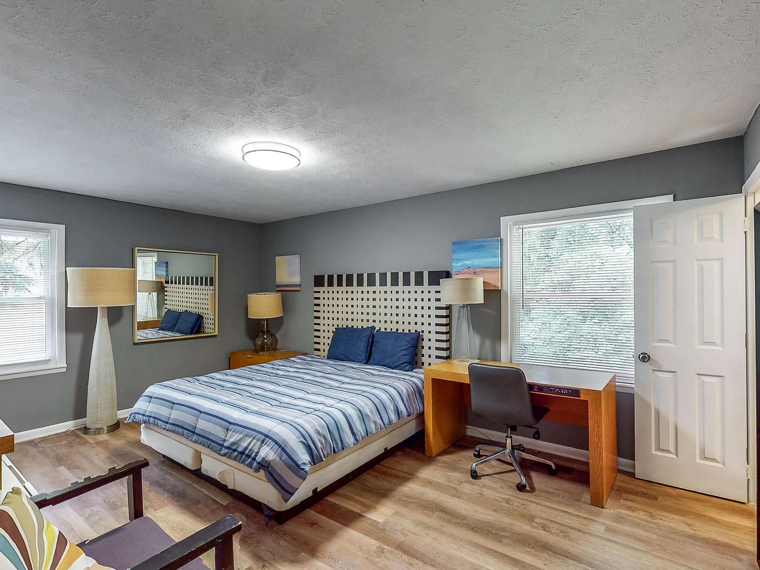 4 bed, 3.0 bath, 2584 sqft, $1,044 — Photo 1