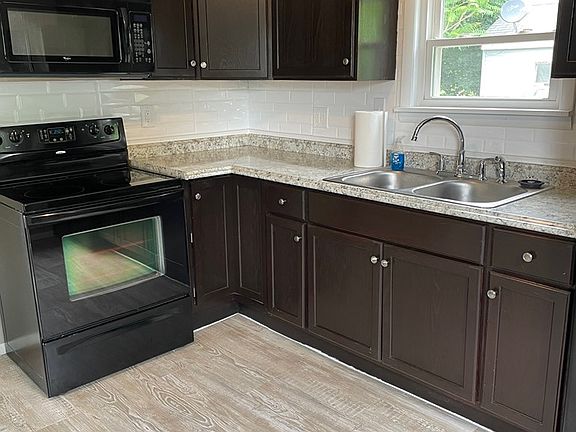 3rd image of 517 W 10th St