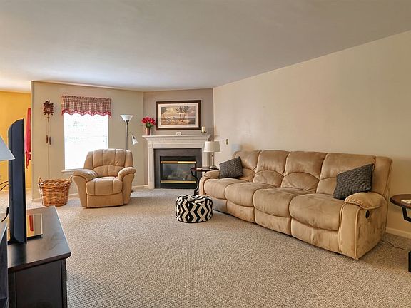 3rd image of 217 Beckington Ct