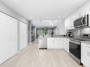 9941 SW 16th St, Pembroke Pines, FL 33025