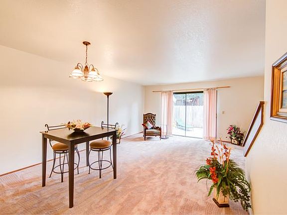 3rd image of 2858 Lindsay Ln